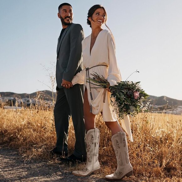 Women Faux Leather White Glitter Sparkly Rhinestone Embroidery Pointed Boots - Picture 3 of 6